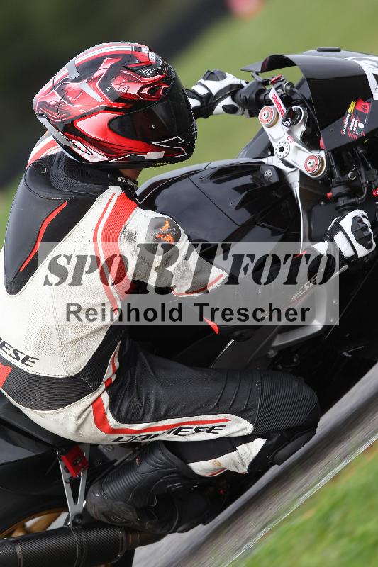 /Archiv-2022/68 13.10.2022 Speer Racing ADR/Freies Fahren rot und gelb/10